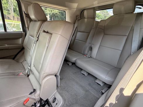 Used 2006 Jeep Commander 2WD image 46