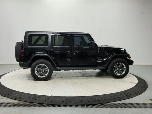 Used 2021 Jeep Wrangler Unlimited Sahara w/ LED Lighting Group AWD/4WD image 9