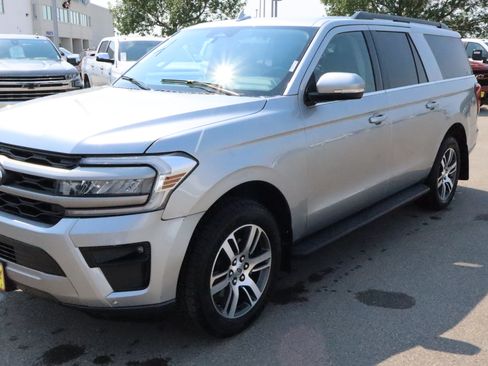 Used 2024 Ford Expedition Max XLT AWD/4WD image 3