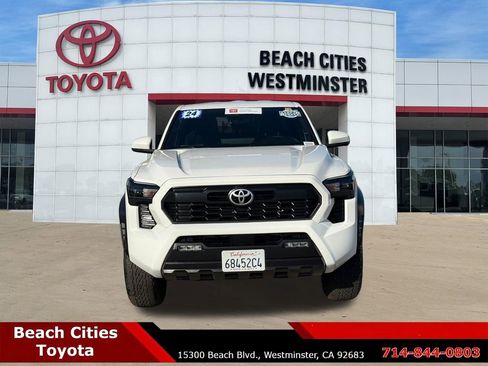 Certified 2024 Toyota Tacoma TRD Off-Road AWD/4WD image 4