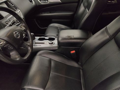 Used 2020 Nissan Pathfinder SL image 17