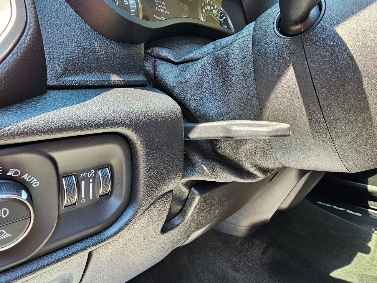 Used 2019 RAM 1500 Laramie AWD/4WD image 32