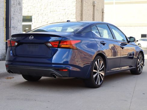 Used 2020 Nissan Altima 2.5 SR FWD image 3