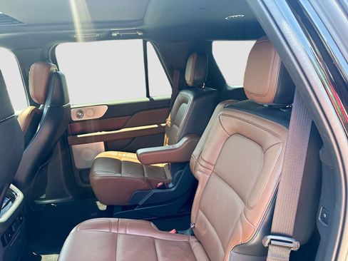 Used 2023 Lincoln Navigator Reserve AWD/4WD image 26