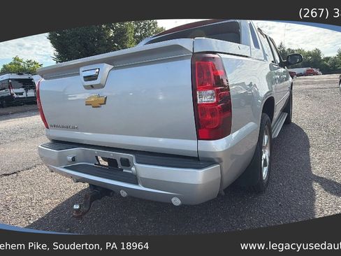 Used 2012 Chevrolet Avalanche LTZ AWD/4WD image 15