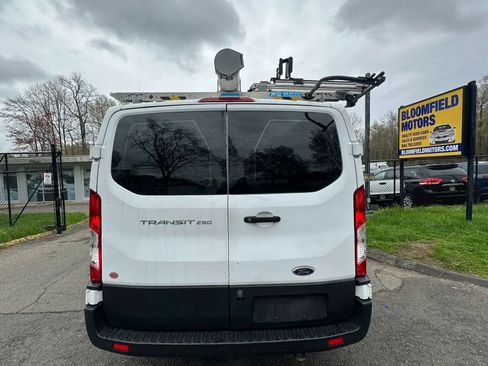 Used 2019 Ford Transit 250 130 Low Roof w/ Exterior Upgrade Package RWD image 6