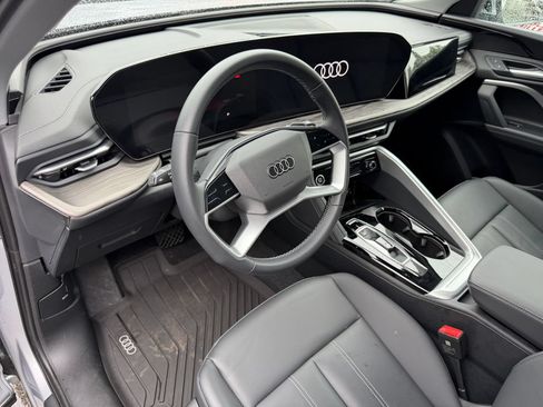 Used 2025 Audi Q5 Premium w/ Convenience Package AWD/4WD image 17