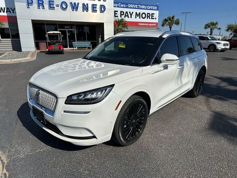 Used 2022 Lincoln Corsair Reserve w/ Luxury Package image 2