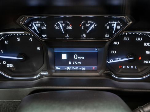 Used 2022 GMC Sierra 2500 AT4 w/ AT4 Preferred Package image 31