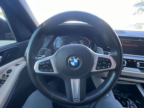 Used 2022 BMW X5 sDrive40i w/ M Sport Package image 11