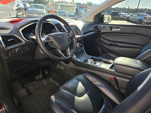 Used 2019 Ford Edge Titanium w/ Cold Weather Package image 11