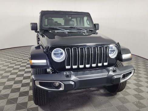 Used 2018 Jeep Wrangler Unlimited Sahara AWD/4WD image 14