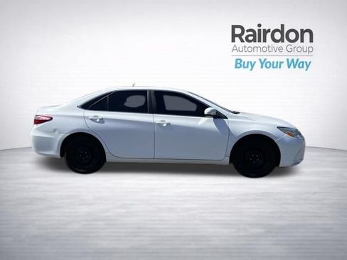 Used 2015 Toyota Camry LE FWD image 8