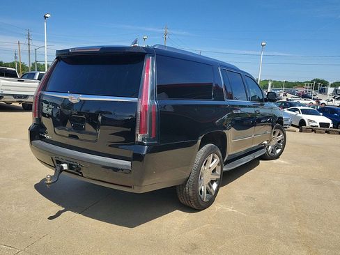 Used 2017 Cadillac Escalade ESV Luxury AWD/4WD image 10