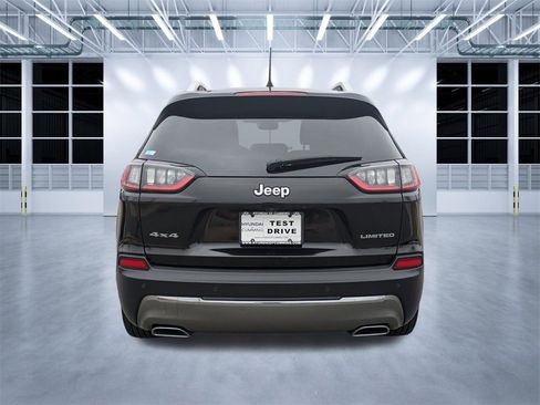 Used 2019 Jeep Cherokee Limited image 5