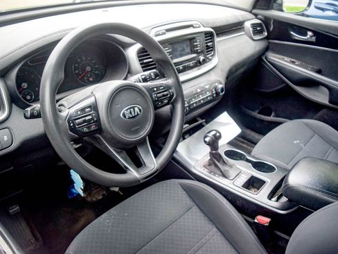 Used 2017 Kia Sorento AWD image 22