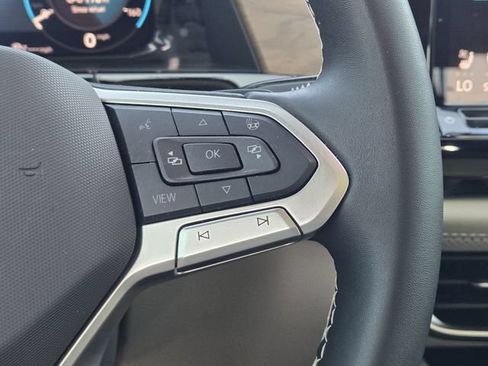 Used 2024 Volkswagen Atlas SE FWD image 29