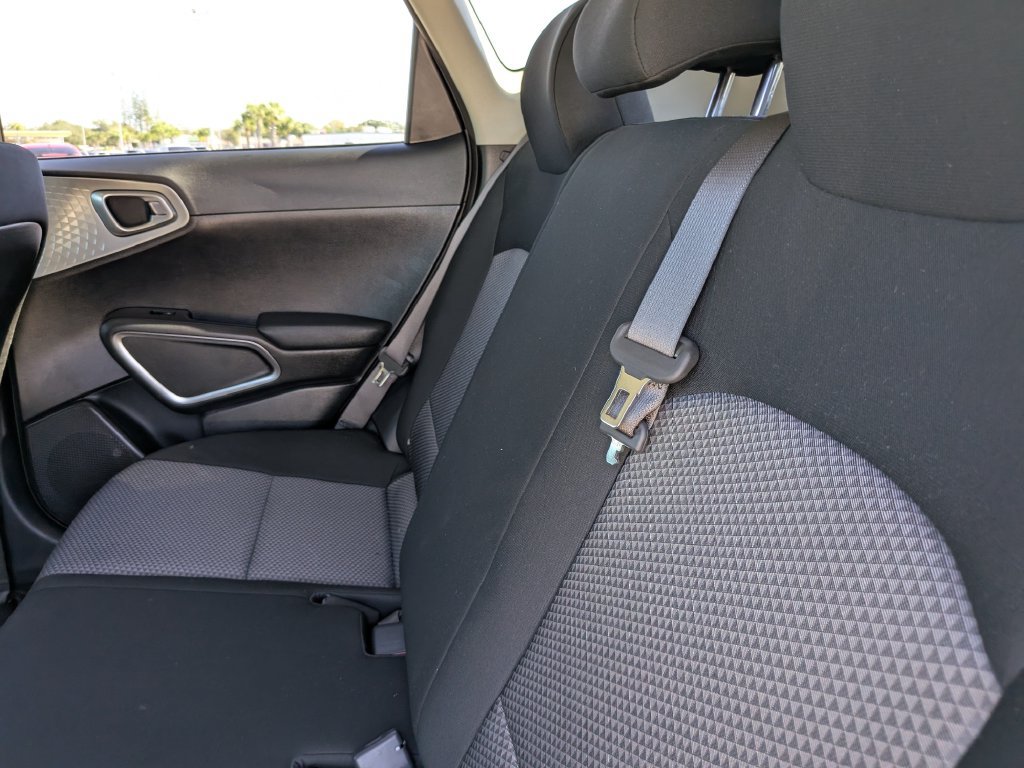Certified 2023 Kia Soul LX FWD image 17