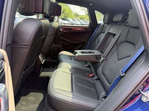 Certified 2024 Porsche Macan AWD/4WD image 15