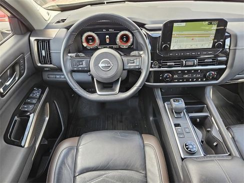 Used 2023 Nissan Pathfinder Platinum w/ Cargo Package image 8