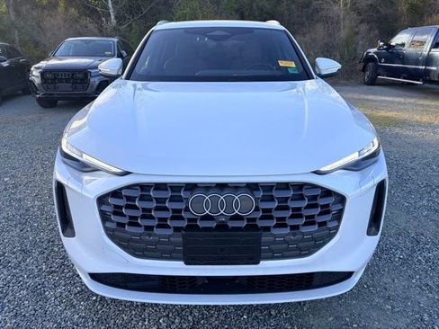 Used 2025 Audi Q5 Premium Plus w/ Premium Plus image 2