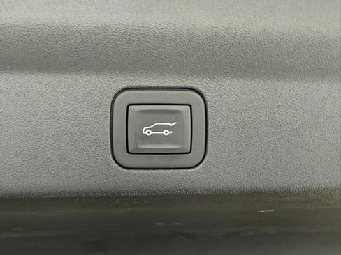 Used 2025 Cadillac Escalade IQ Luxury 2 w/ LPO, Premium Carpet Package AWD/4WD image 6