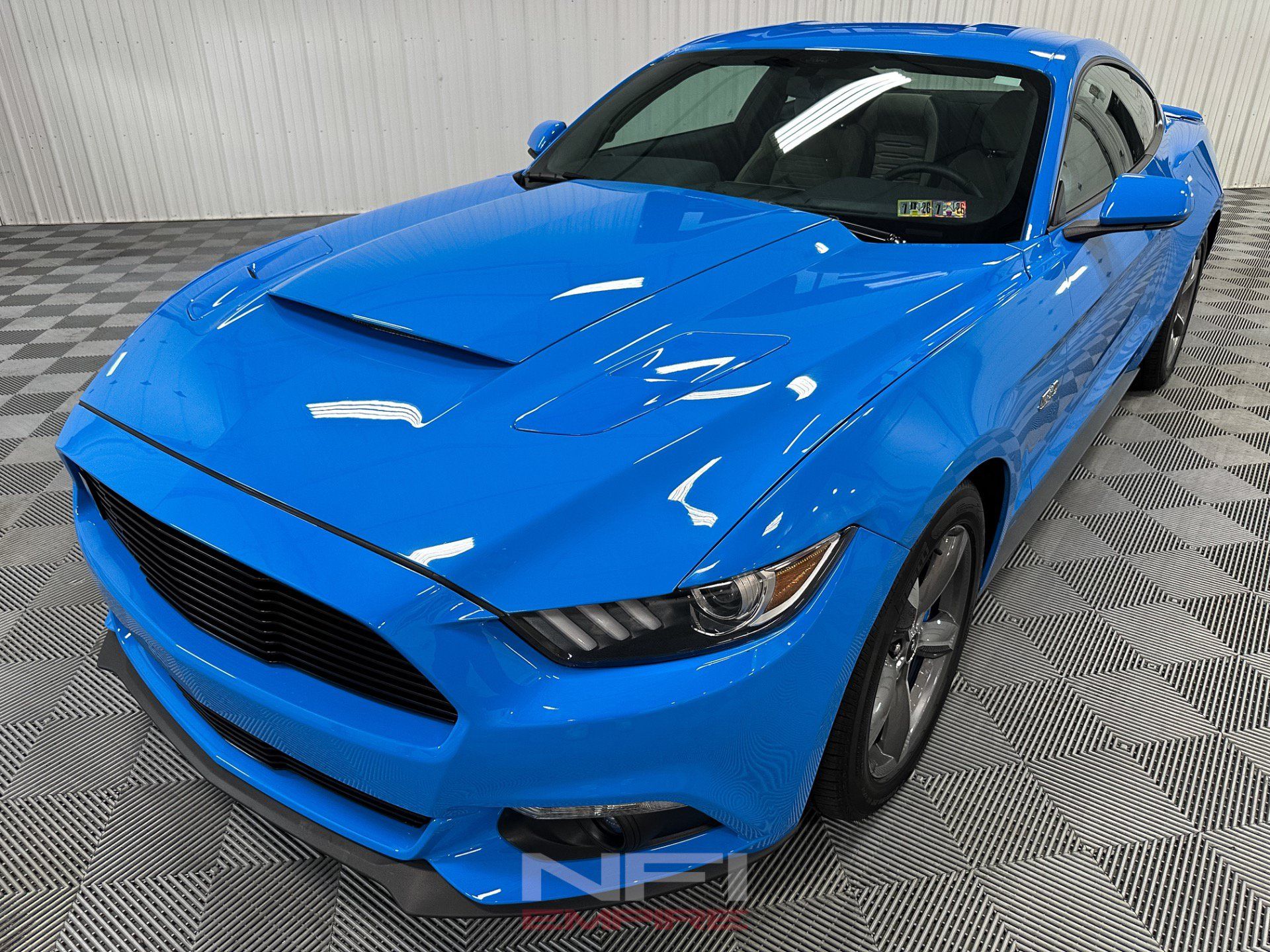 Used 2017 Ford Mustang GT RWD image 3