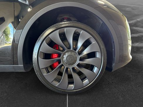 Used 2024 Tesla Model Y Performance AWD/4WD image 34