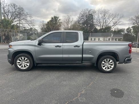 Used 2020 Chevrolet Silverado 1500 Custom w/ Custom Value Package image 2