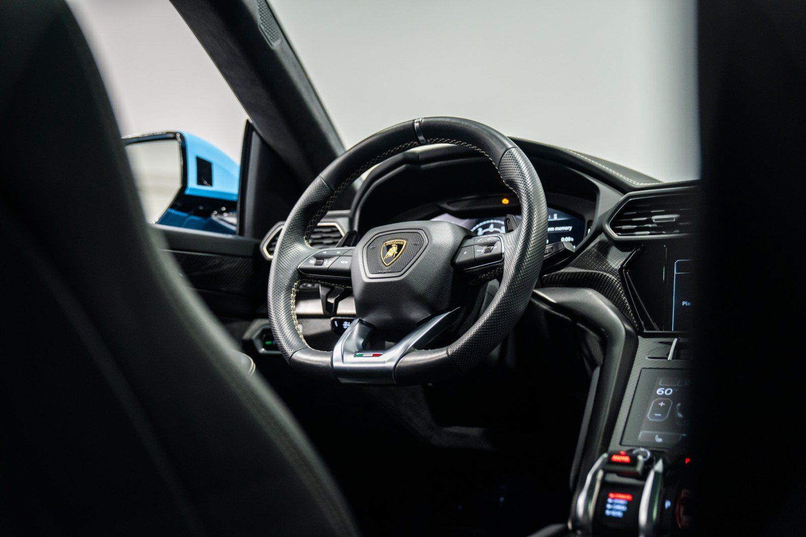 Used 2024 Lamborghini Urus S AWD/4WD image 30