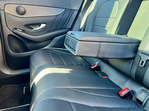 Used 2022 Mercedes-Benz GLC 300 4MATIC image 17