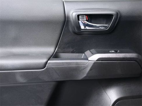 Used 2019 Toyota Tacoma SR5 image 14