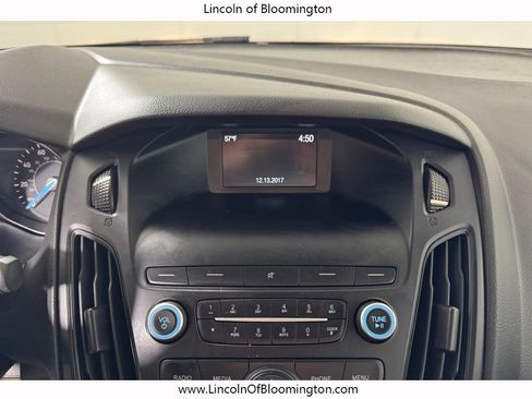 Used 2018 Ford Focus SE w/ Cold Weather Package image 40