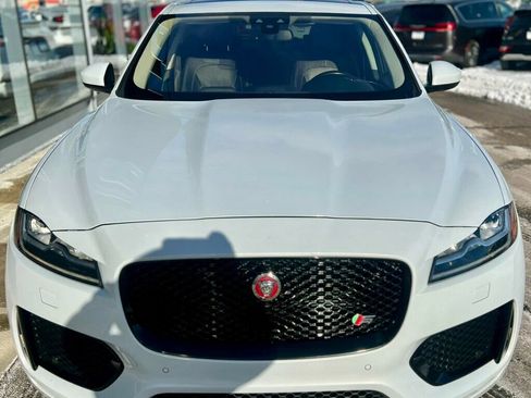 Used 2017 Jaguar F-PACE S image 40