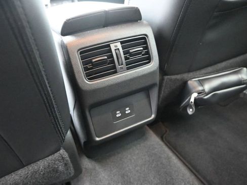 Used 2024 Nissan Rogue SL FWD image 17