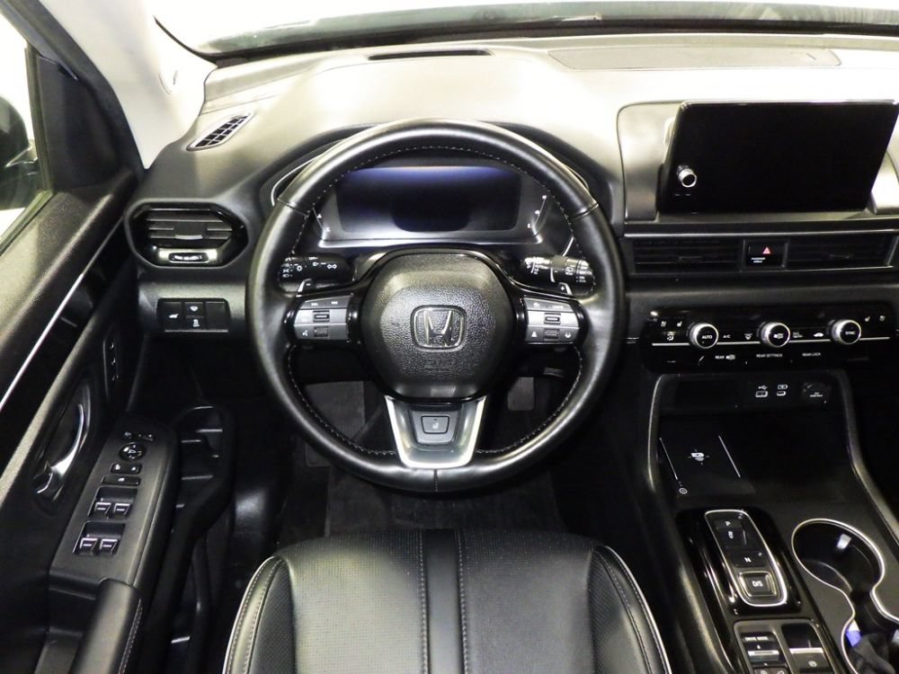 Used 2025 Honda Pilot Elite image 9