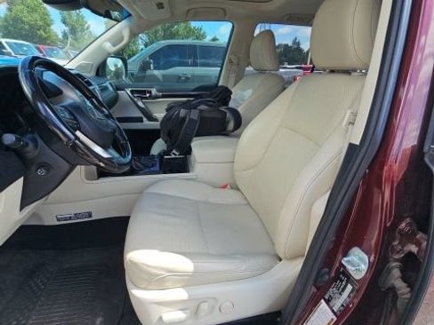 Used 2020 Lexus GX 460 Luxury w/ Luxury Sport Package AWD/4WD image 3