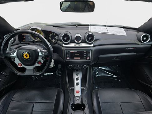 Used 2016 Ferrari California T image 9