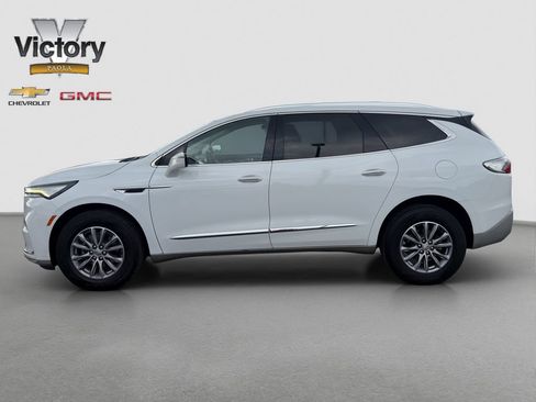 Used 2023 Buick Enclave Essence FWD image 3