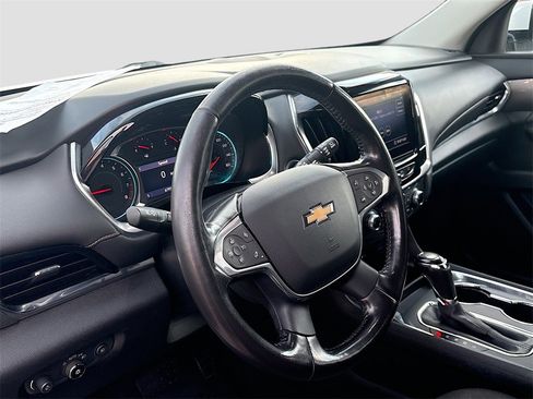 Used 2020 Chevrolet Traverse LT image 9