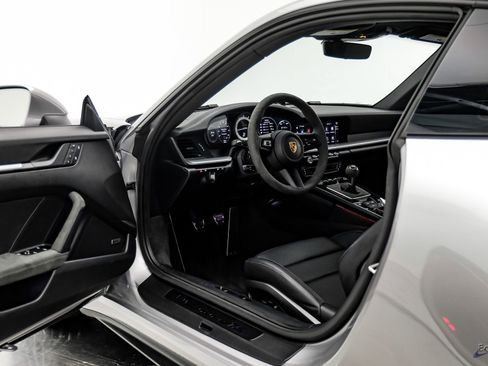 Used 2024 Porsche 911 Carrera GTS image 38