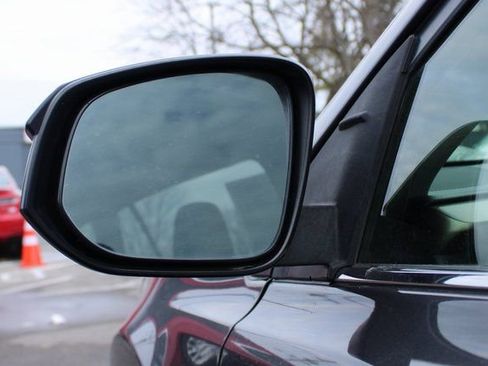 Used 2015 Toyota RAV4 LE image 8