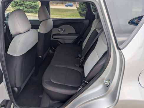 Used 2017 Kia Soul FWD image 14