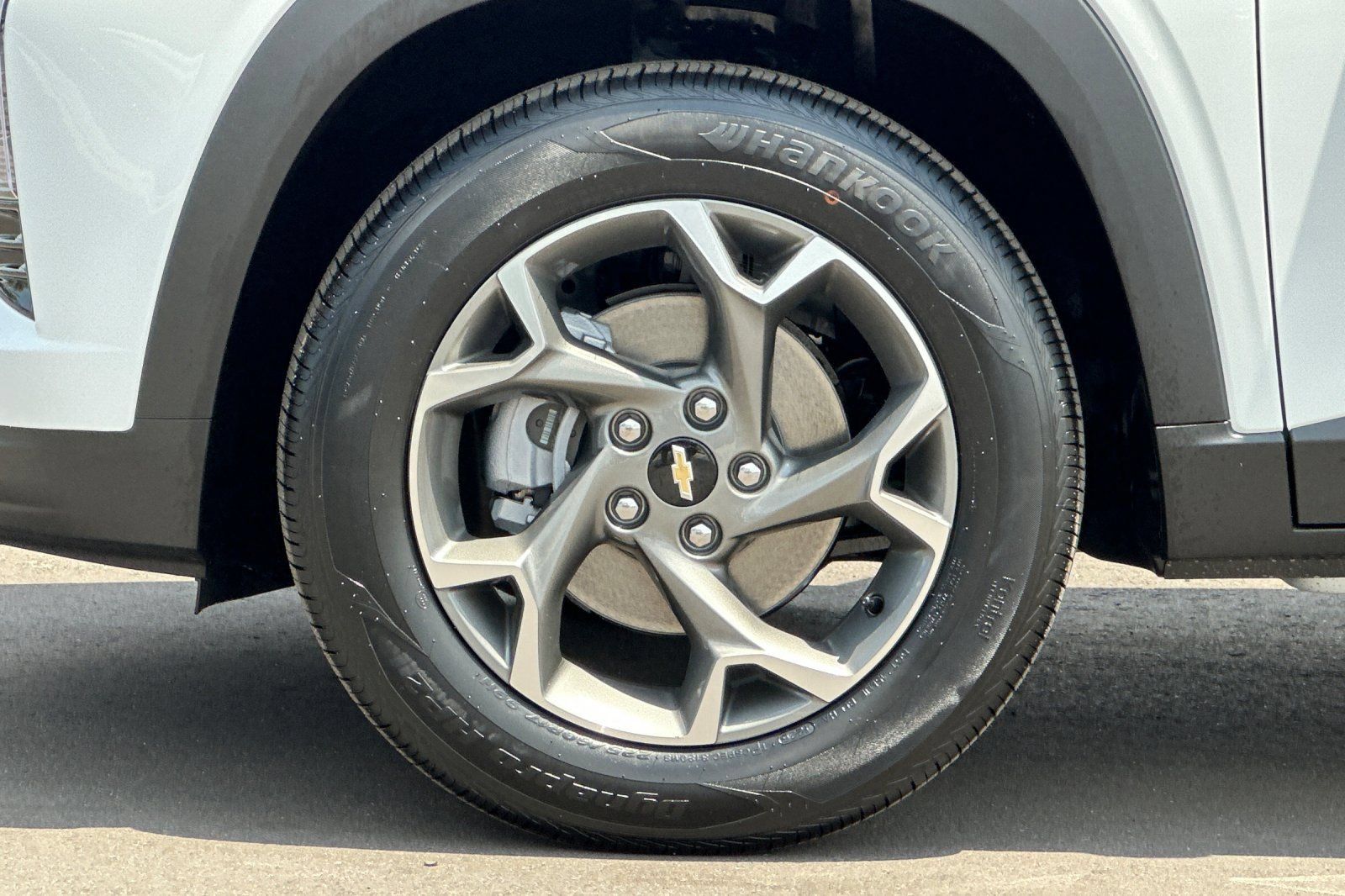 New 2026 Chevrolet Trax LT FWD image 25
