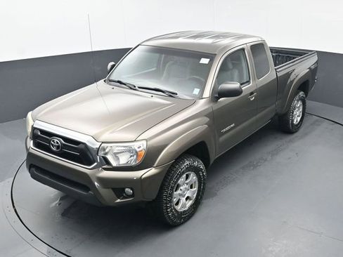 Used 2013 Toyota Tacoma 4x4 Access Cab V6 w/ TRD Off-Road Pkg image 27