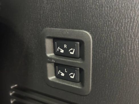 Used 2019 Nissan Armada Platinum w/ Captain's Chairs Package image 30