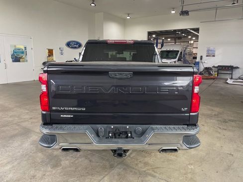 Used 2022 Chevrolet Silverado 1500 LT AWD/4WD image 7