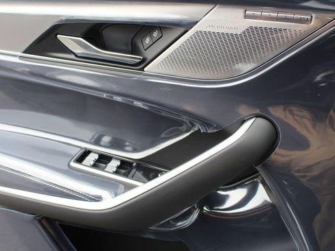 Used 2026 Jaguar F-PACE R-Dynamic S image 18