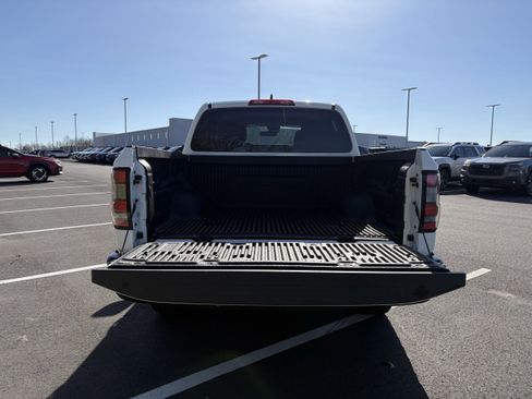 Used 2022 Nissan Frontier S w/ Technology Package image 11