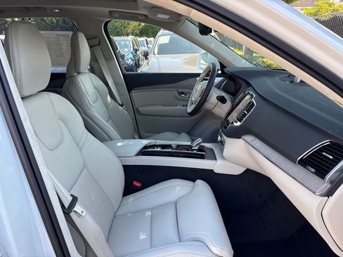 New 2025 Volvo XC90 B6 Ultra w/ Lounge Package image 13